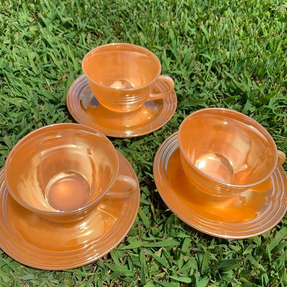 Fire King tea cups and saucers - Picture 2 of 16